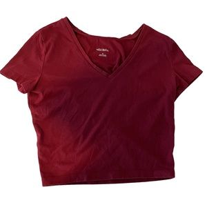 Cropped shirt sleeve red shirt